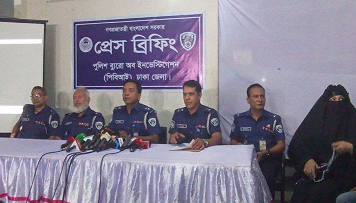 প্রেস ব্রিফিংয়ে পিবিআই। প্রবা ফটো