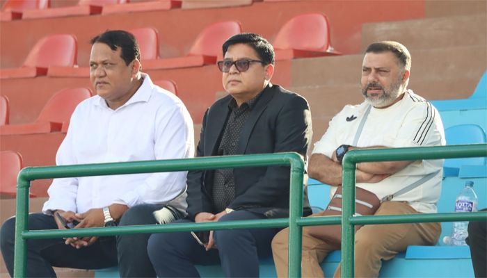 ফাইনালে মেয়েদের সাপোর্ট দিতে নেপালে ইকবাল-হিল্টন-গাউছ