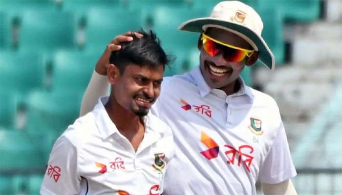 তাইজুলের ফাইফারের পর ৪০০ পেরিয়েছে প্রোটিয়াদের রান
