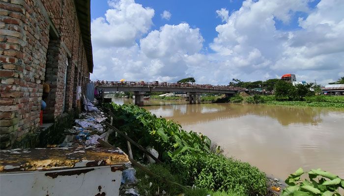 নাব্য সংকট ও দখলে মরছে খাকদোন নদ 
