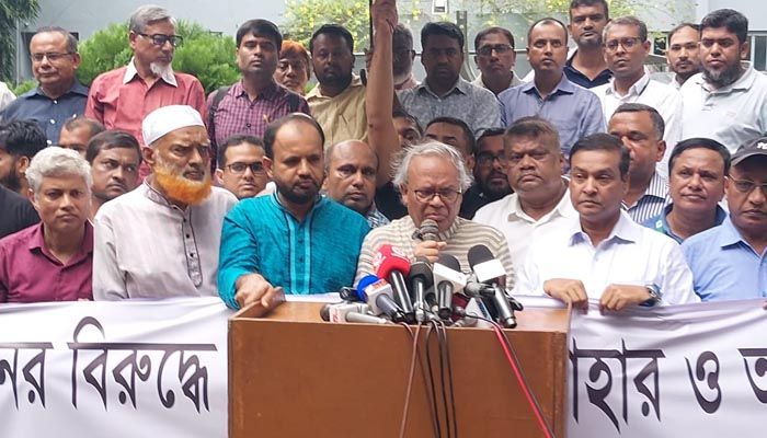 শেখ হাসিনার ভূতরা পদে পদে সরকারকে ব্যাহত করছে: রিজভী