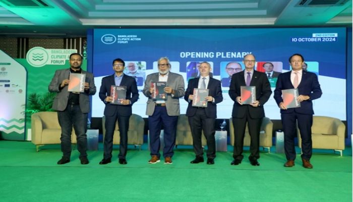 রাজধানীর র‌্যাডিসন ব্লু ওয়াটার গার্ডেন হোটেলে বাংলাদেশ ক্লাইমেট অ্যাকশন ফোরামের সম্মেলন অনুষ্ঠিত হয়। প্রবা ফটো