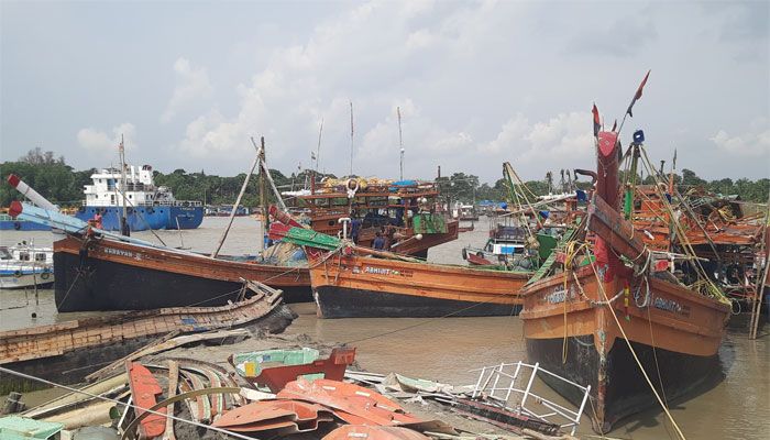বাংলাদেশের জলসীমায় মাছ শিকার, ৪৮ ভারতীয় জেলে আটক