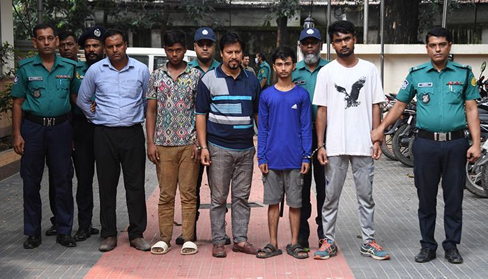 দীপ্ত টিভির কর্মকর্তাকে হত্যা, দ্বন্দ্বের সূত্রপাত যেভাবে