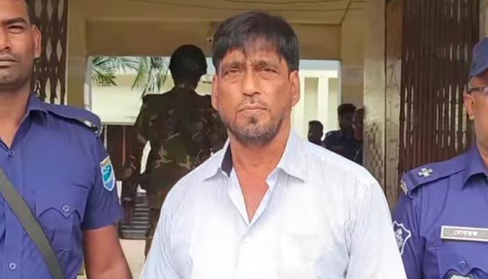 রূপগঞ্জে বালু লুটের ঘটনায় পৌর বিএনপি নেতা আটক