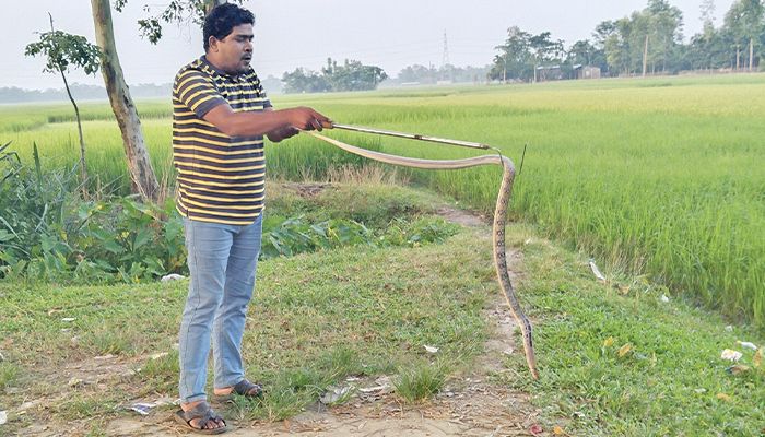 বন্য প্রাণীর স্বজন  শ্রীবাস নাথ