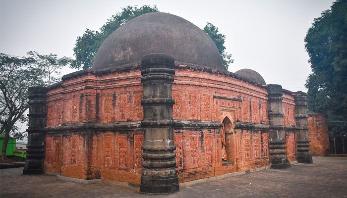 দিনাজপুরের সুরা মসজিদ