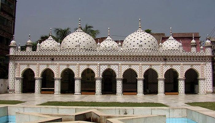 পুরান ঢাকার তারা মসজিদ