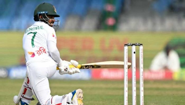 এখনও ১৮১ রানে পিছিয়ে টাইগাররা