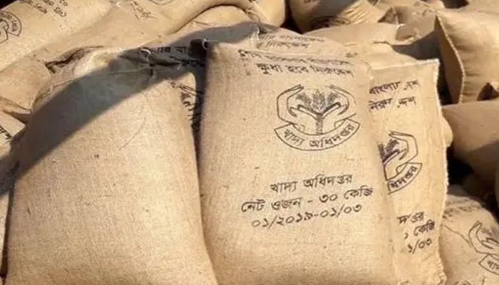 খাদ্যবান্ধব কর্মসূচির চাল বিতরণে অনিয়মের অভিযোগ 