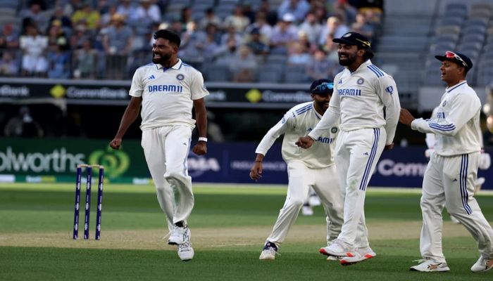 ১৭ উইকেটের দিনে রেকর্ড