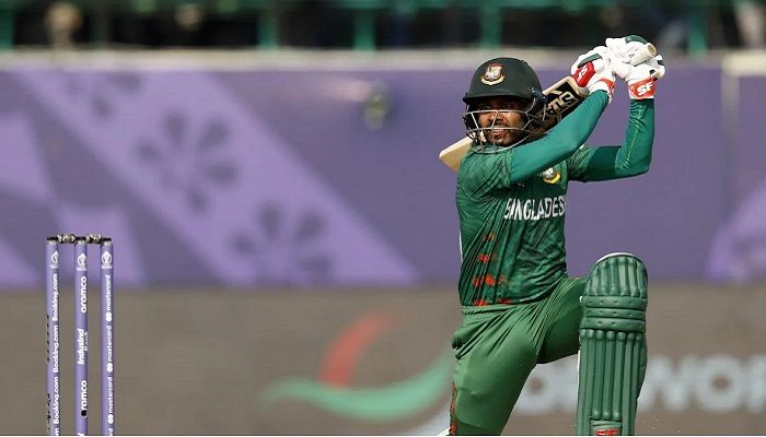 আবারও রশিদের উইকেট, গুগলিতে বোল্ড মিরাজ