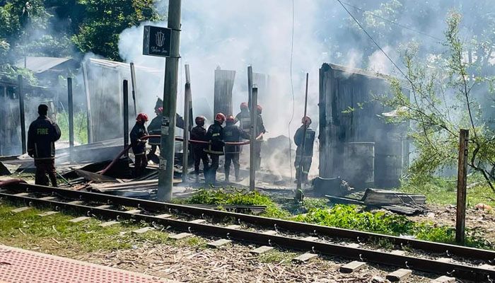 আগুনে পুড়ল চার শিক্ষার্থীর স্বপ্ন