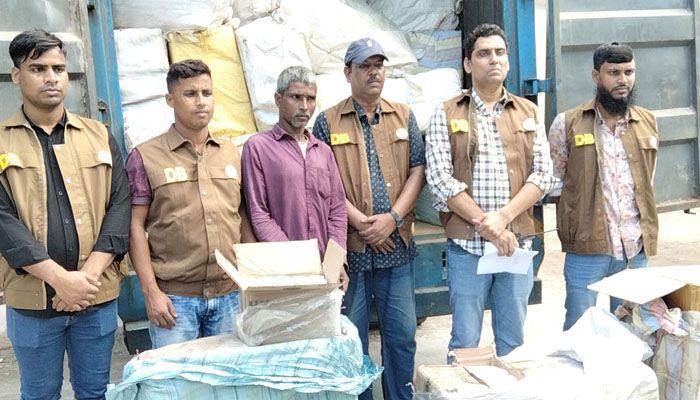 নরসিংদীতে কোটি টাকার অবৈধ ভারতীয় প্রসাধনীসহ আটক ১