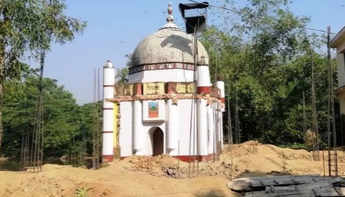 মুঘল আমলের ‘গায়েবি মসজিদ’ 