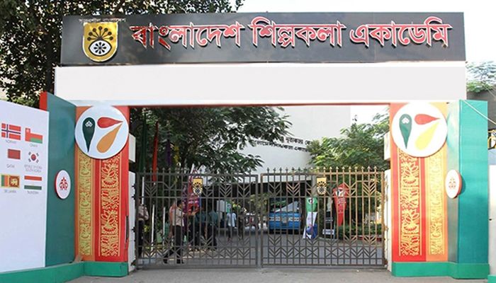 নাট্যচর্চার সুষ্ঠু পরিবেশ চায় মঞ্চশিল্পীরা