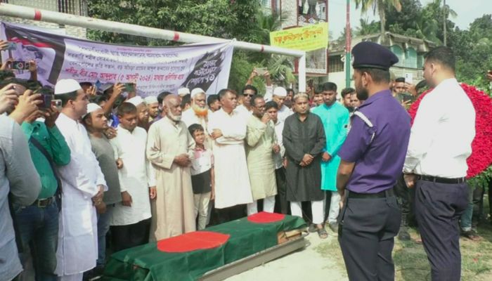 বেনাপোলে রাষ্ট্রীয় মর্যাদায় শহীদ আব্দুল্লাহর দাফন