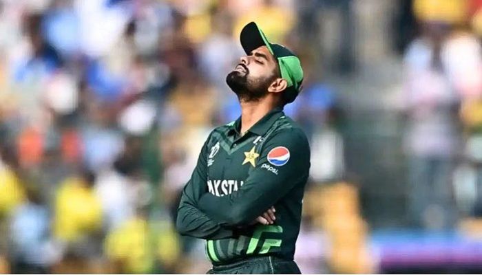 বাবরের রেকর্ডের ম্যাচে পাকিস্তানের হার