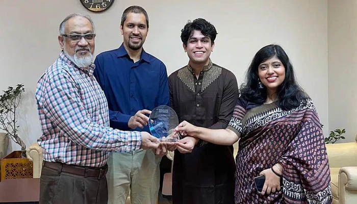 চিকিৎসা সহায়ক সফটওয়্যার বানিয়ে পুরস্কার পেল বুয়েট