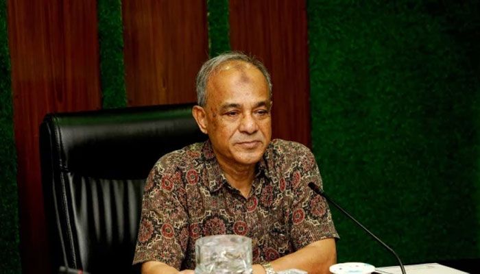যানজট নিয়ন্ত্রণে রাস্তায় নামছেন অবসরপ্রাপ্ত ট্রাফিকরাও : স্বরাষ্ট্র উপদেষ্টা 