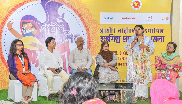 নোয়াখালী জেলা শহরে অনুষ্ঠিত হলো গ্রামীণ নারীদের উৎপাদিত হস্তশিল্প প্রদর্শনী ও মেলা