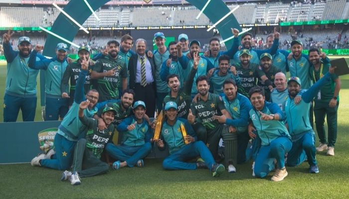 পাকিস্তানকে বদলে দেওয়ার চ্যালেঞ্জ আকিবের