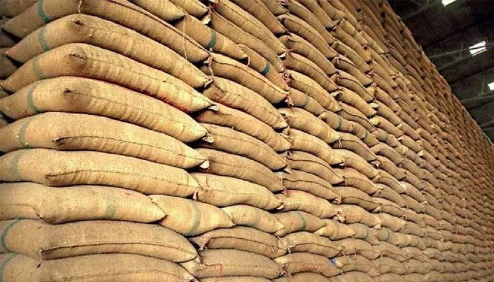 ভরা মৌসুমেও হিলিতে কমছে না চালের দাম