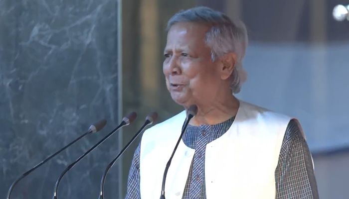 খালেদা জিয়াকে সেনাকুঞ্জে আনতে পেরে আমরা গর্বিত : প্রধান উপদেষ্টা
