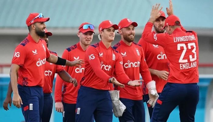 বিদ্রোহ করতে পারেন ইংলিশ ক্রিকেটাররা!