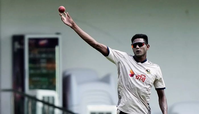 নাহিদ রানাকে কোর্টনি ওয়ালশের পরামর্শ