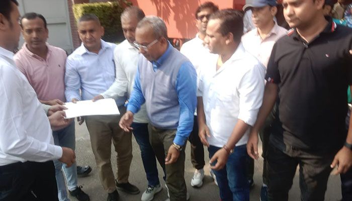 ভারতীয় দূতাবাসে বিএনপির তিন সংগঠনের স্মারকলিপি