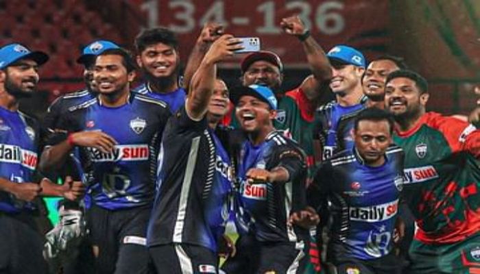 লাহোরকে হারিয়ে ফাইনালে রংপুর রাইডার্স