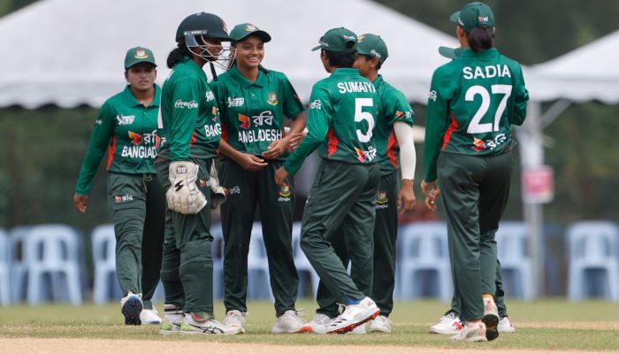 মালয়েশিয়াকে গুঁড়িয়ে গ্রুপ সেরা বাংলাদেশ