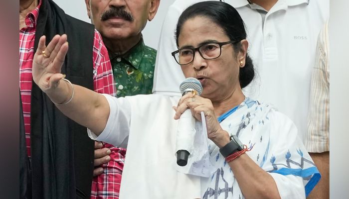 আপনারা দখল করবেন আর আমরা ললিপপ চুষব?