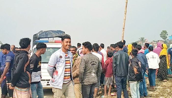 খাল দখল নিয়ে দুই গ্রামবাসীর মধ্যে সংঘর্ষে আহত ৭