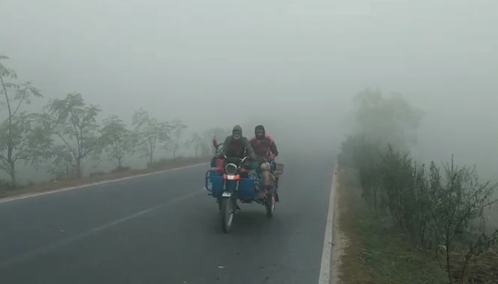 শীতে কাঁপছে দিনাজপুর, তাপমাত্রা ১৩ ডিগ্রি সেলসিয়াস