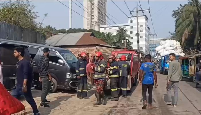 সোনারগাঁয়ে দুই কারখানার অবৈধ গ্যাস সংযোগ বিচ্ছিন্ন