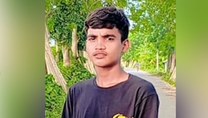 লাশ হয়ে স্কুলছাত্র মাজেদুল ফিরছে মায়ের কাছে