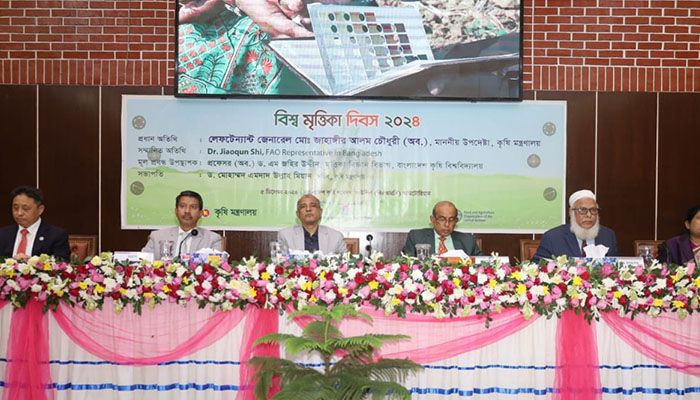 টবে নয়, গবেষণা করতে হবে কৃষকের জমিতে : কৃষি উপদেষ্টা