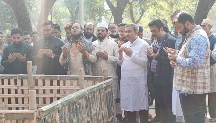 শহিদ বুদ্ধিজীবী কবরস্থানে চিরনিদ্রায় শায়িত এ এফ হাসান আরিফ