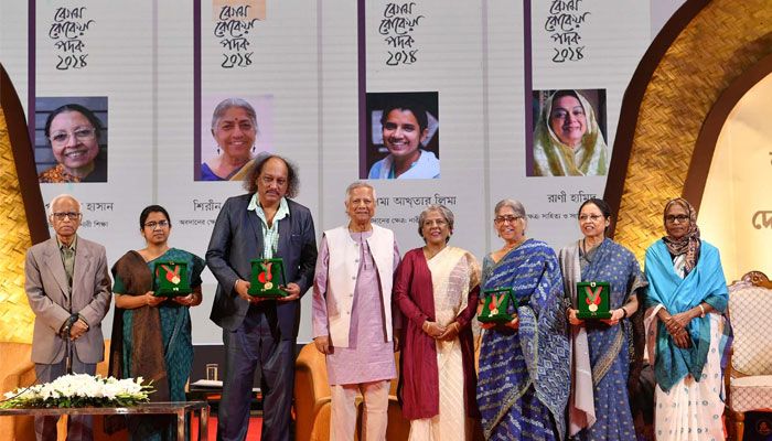৪ বিশিষ্ট নারী পেলেন বেগম রোকেয়া পদক