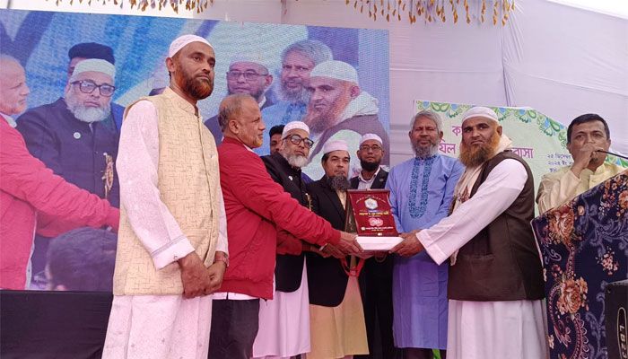 সমাজের অগ্রগতিতে আলেমদের ভূমিকা রাখতে হবে : কুবি উপাচার্য