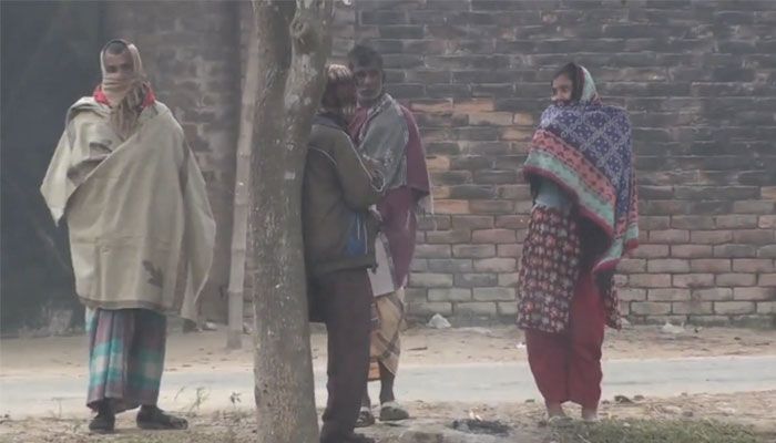 শীতে জবুথবু দিনাজপুরবাসী