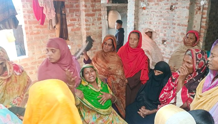 জীবনের শ্রেষ্ঠ সম্পদটা হারাইয়া ফেললাম