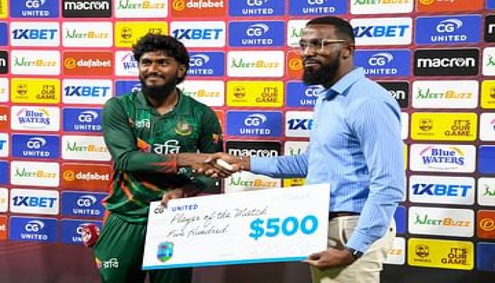 ভুল থেকে ফুল ফোটালেন জাকের
