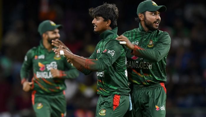 সেই ভিনসেন্টেই মেহেদী রাঙা সিরিজ
