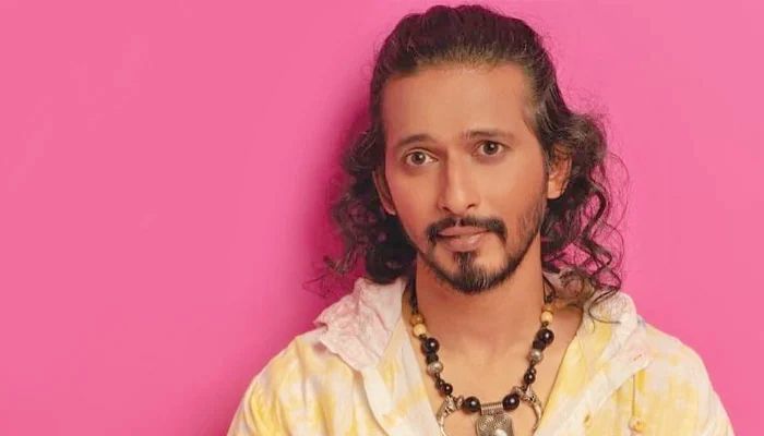 নতুন পরিচয়ে  অর্ণব