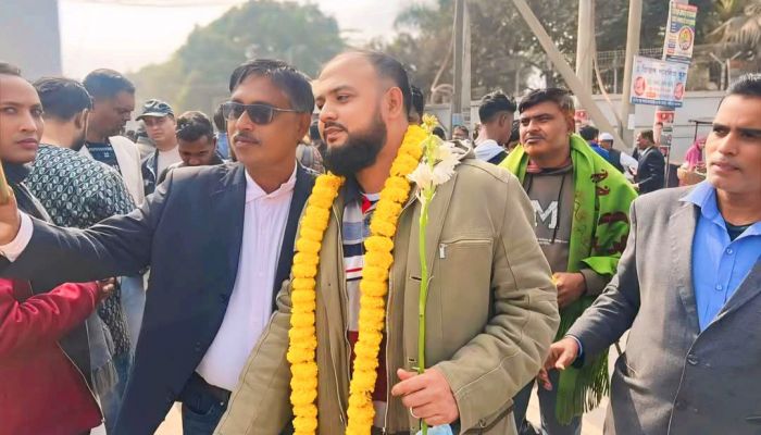 ‘গণঅভ্যুত্থানের ফলে মায়ের কোলে ফিরে এসেছি’