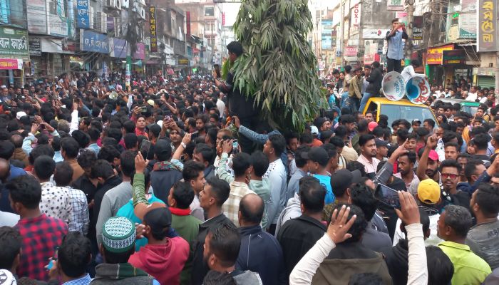 ফেনীতে বিএনপির কমিটি বাতিলের দাবিতে বিক্ষোভ সমাবেশ