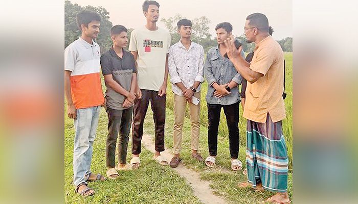 জনপ্রতিনিধি থেকে সফল কনটেন্ট ক্রিয়েটর